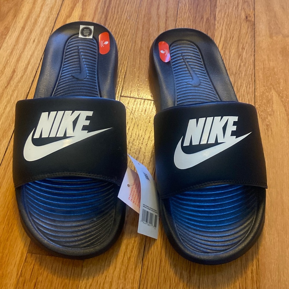 Men’s Nike slides
